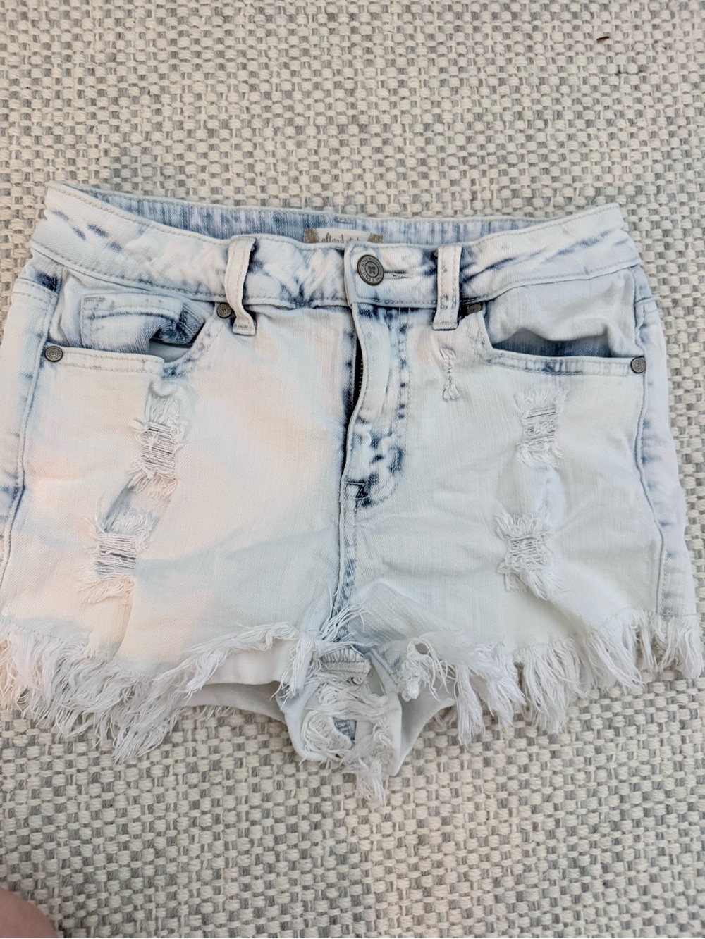 Altar'd State Light Blue Distressed Frayed-Hem Denim Shorts